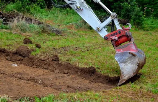 Bagger bei Erdarbeiten
